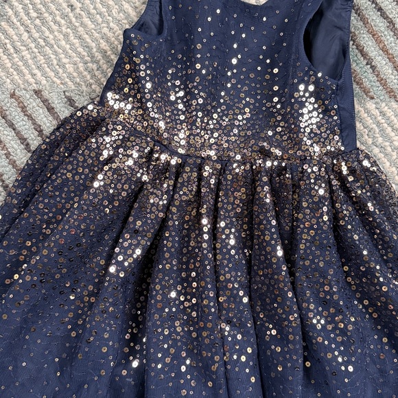 H&M dress size 3-4 - Picture 2 of 2